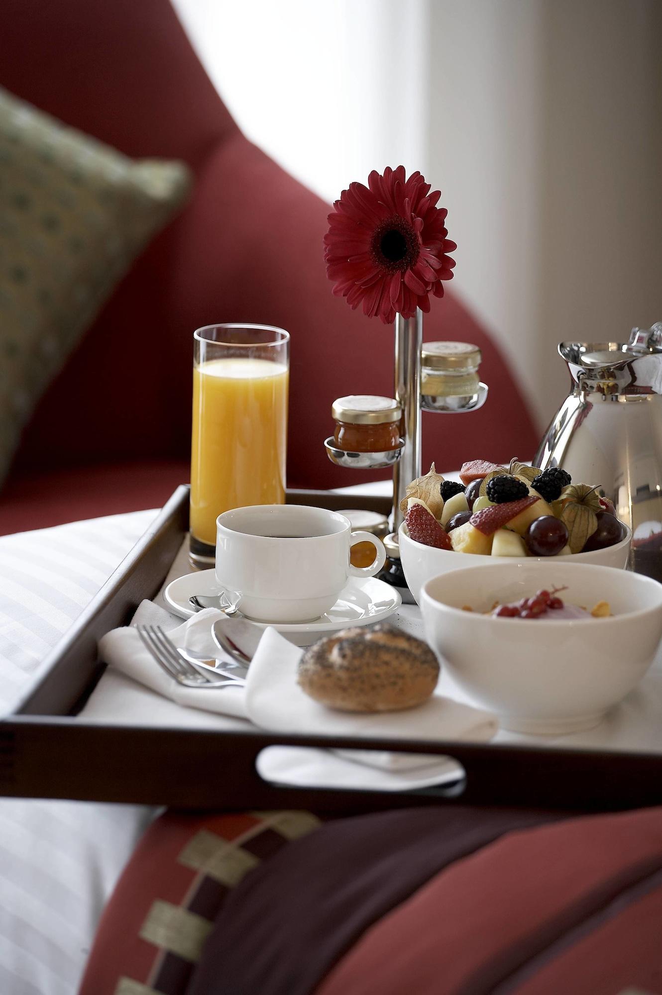 Hilton Jaipur Hotel Екстериор снимка A light breakfast