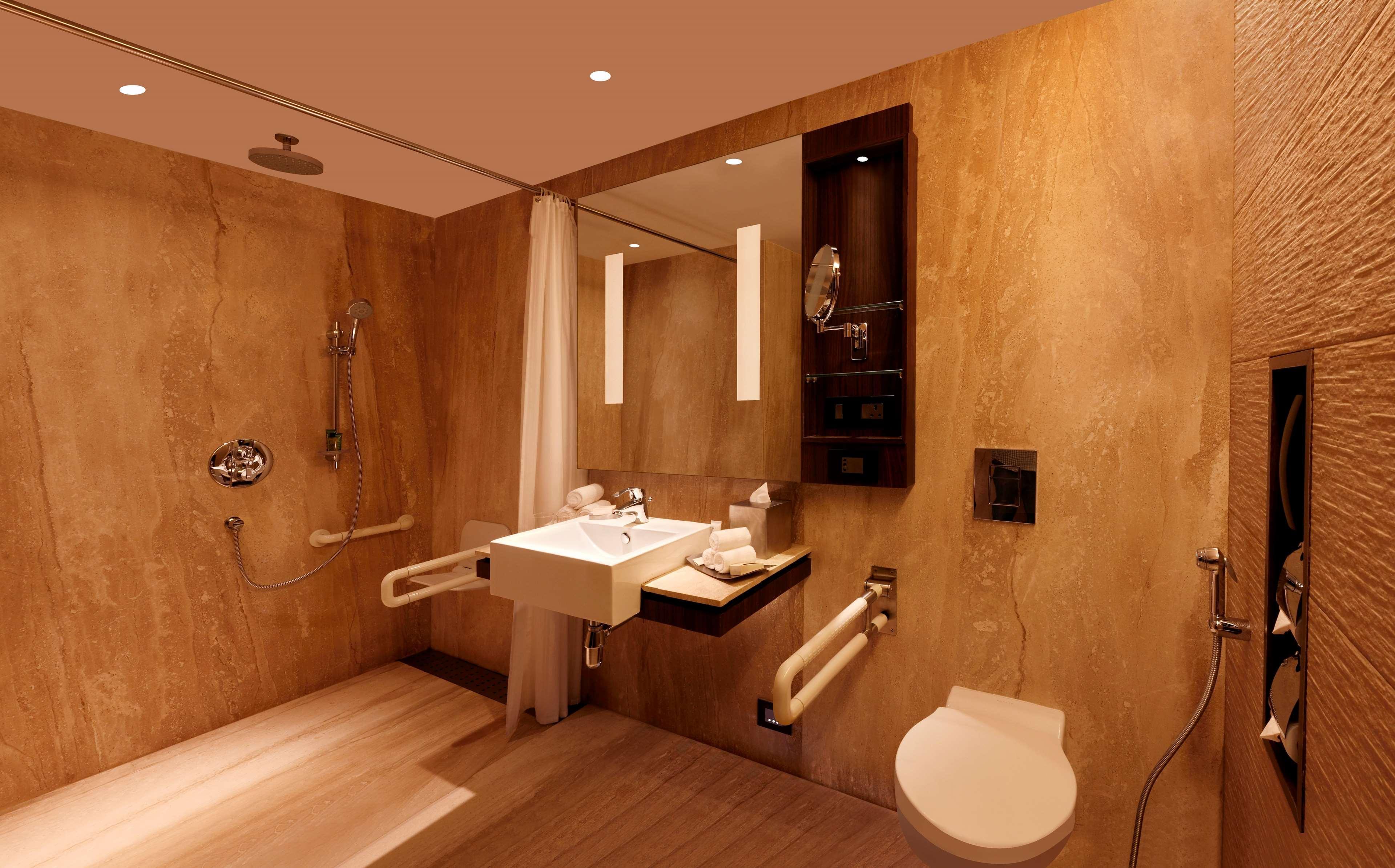 Hilton Jaipur Hotel Екстериор снимка A wet room