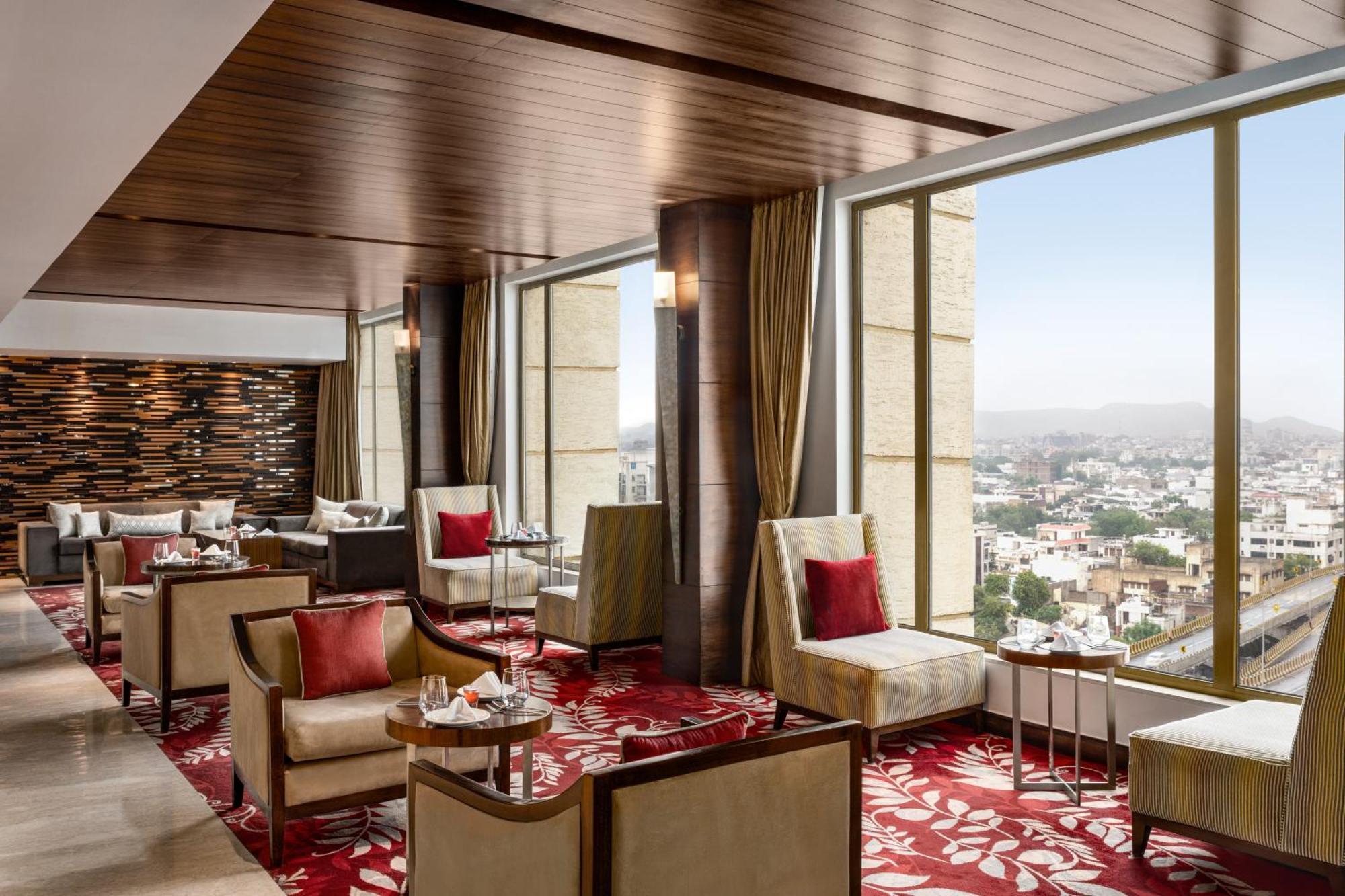 Hilton Jaipur Hotel Екстериор снимка The Club Lounge at the Taj Mahal Palace