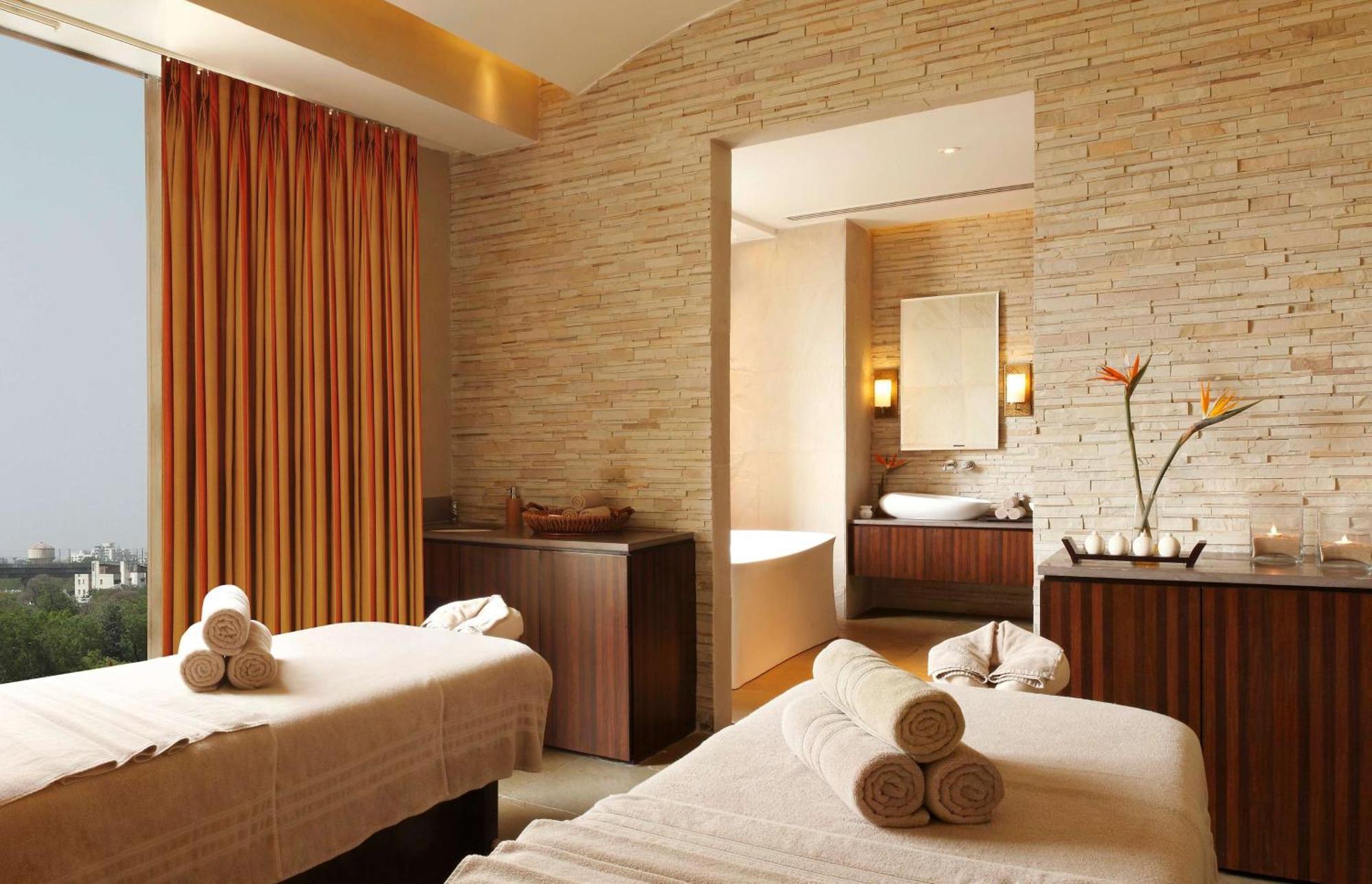Hilton Jaipur Hotel Екстериор снимка Spa at The Oberoi, Mumbai