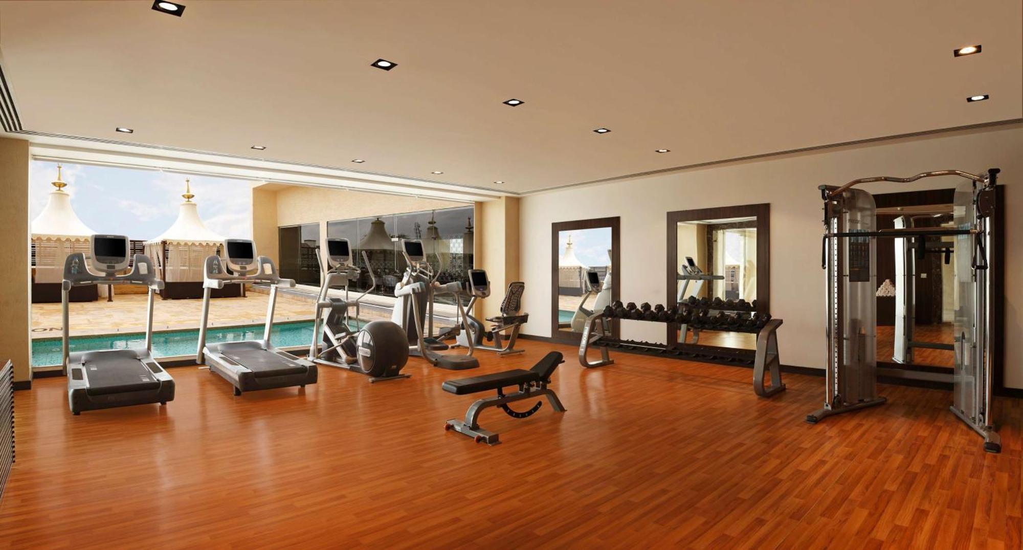 Hilton Jaipur Hotel Екстериор снимка A gym in a hotel