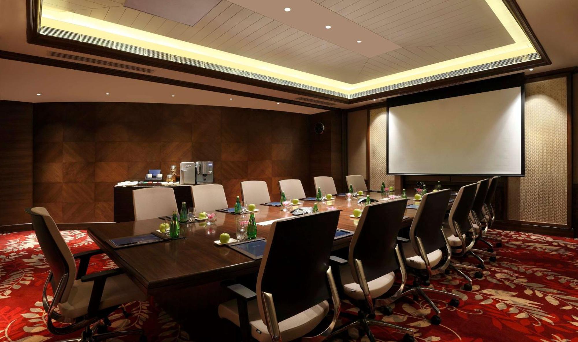 Hilton Jaipur Hotel Екстериор снимка Boardroom at the Taj Mahal Palace, Mumbai